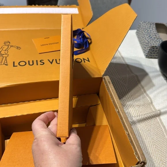 Louis Vuitton Orange and Blue Gift Box Collection - Picture 7 of 8